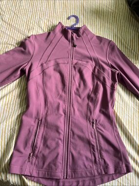 Older lululemon jacket | Size 8